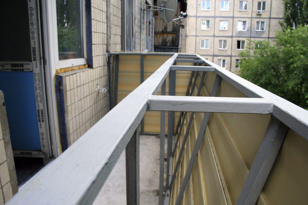 Конструкции лоджий и балконов 