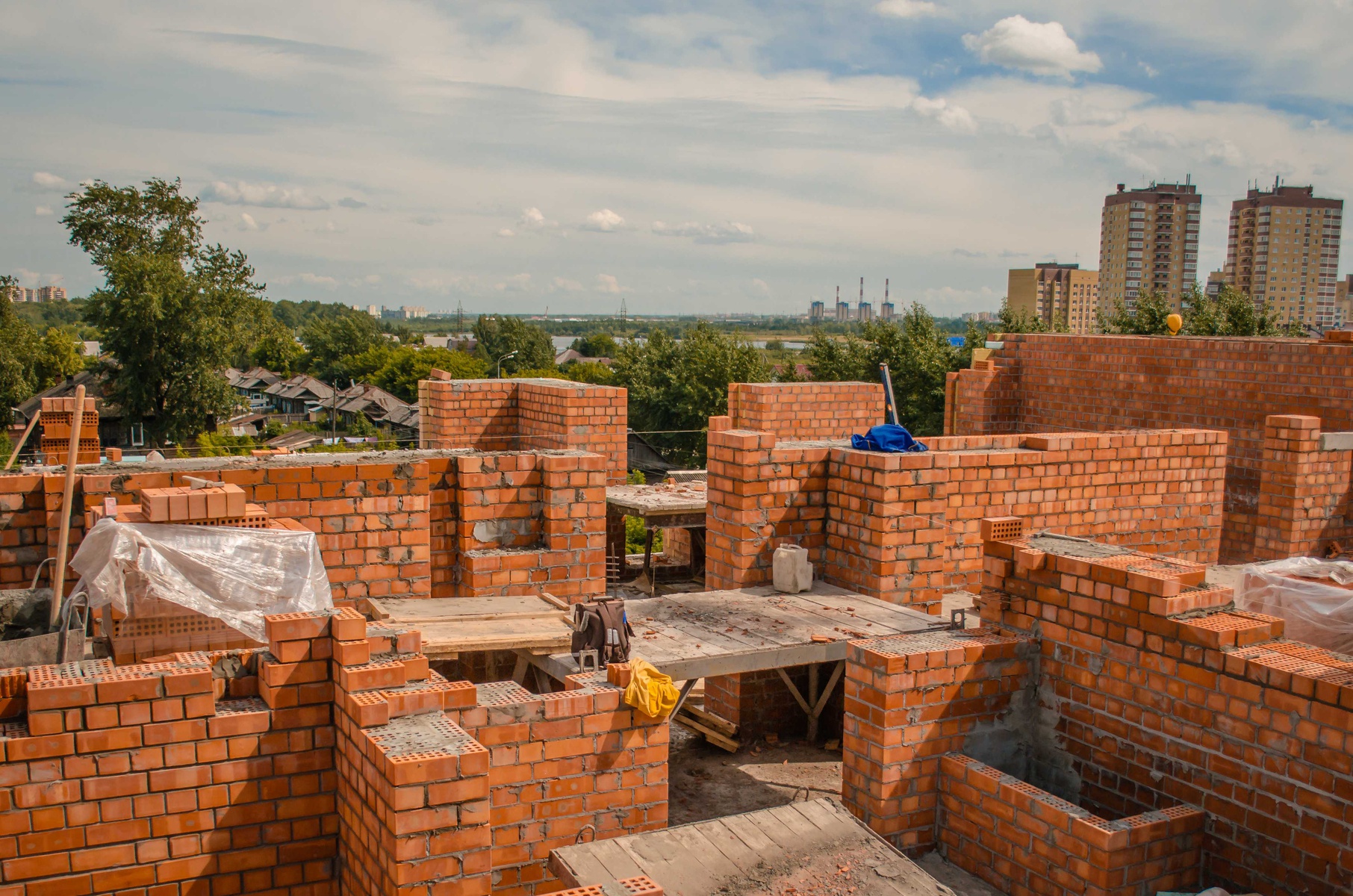 Фото строительство дома из кирпича